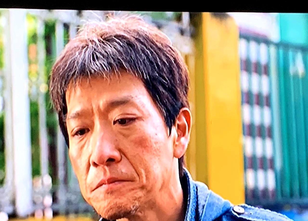 挖出多杰尸骨的人，亲手埋了他。
孟耀辉的子弹将他击倒，但怀里那个冰冷的馍，让他终