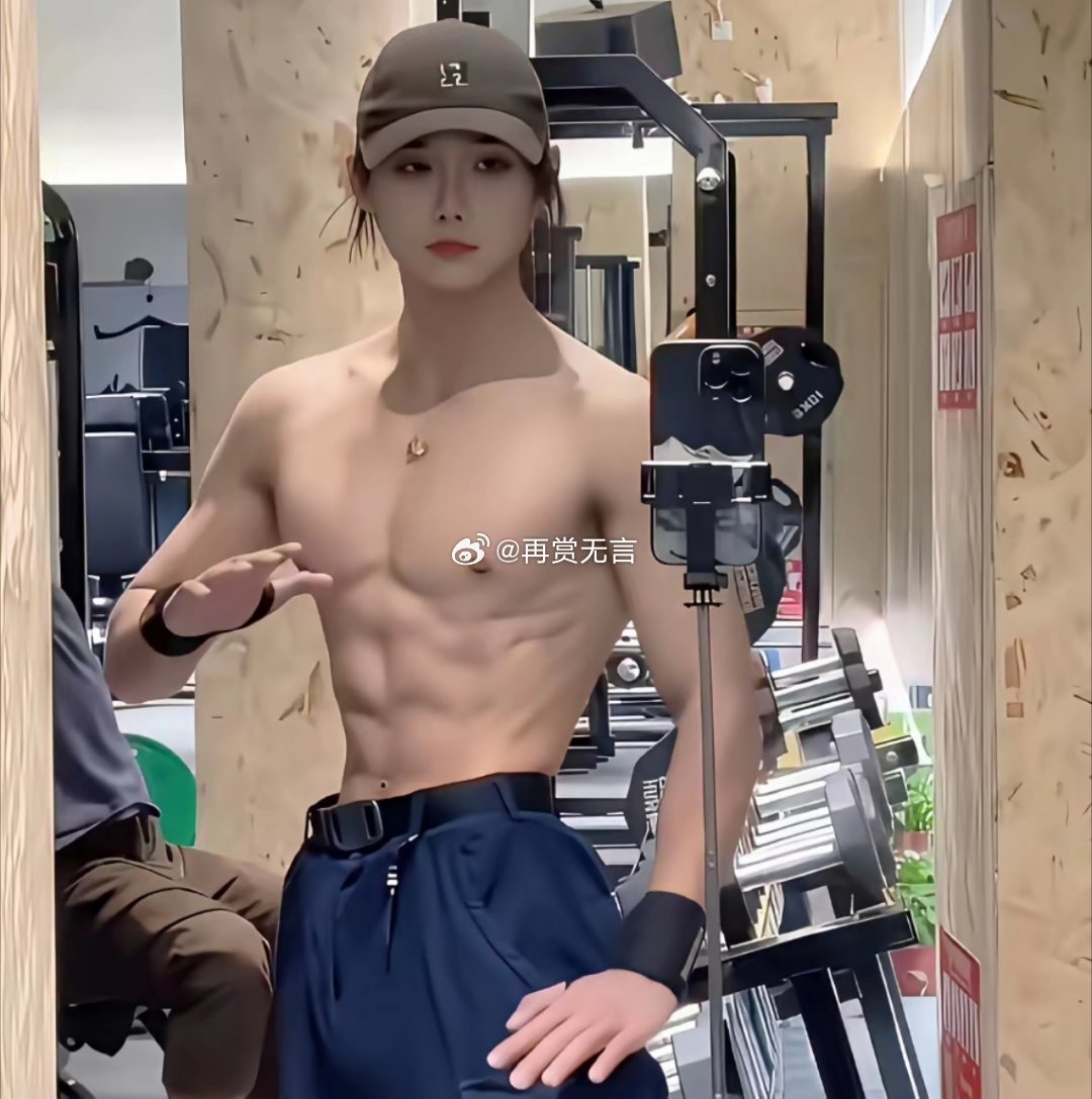 雄兔脚扑朔，雌兔眼迷离。就是脱了衣，安能辨你是雄雌？ 