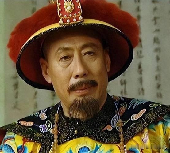 一口气看完清朝296年历史

1、努尔哈赤思维：以血为墨，开创大业
努尔哈赤出生