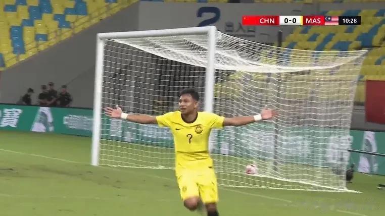 国足1:1马来西亚，5大惊奇发现

1，首发11人，山东泰山0人！

2，马来西