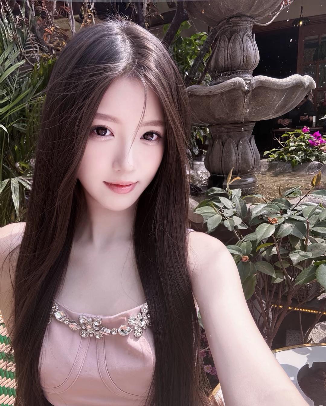 阳光明媚的午后，与自然亲密接触的甜美时刻。