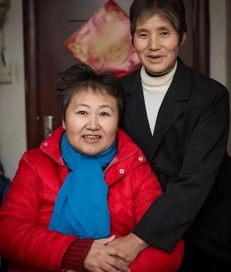 浙江，48岁女子在医院做护工，接到一个出车祸女孩，医生说：会成为植物人，哪料，她