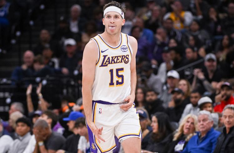 4年1.5亿超值！里夫斯狂轰51分创生涯新高，网友：罚曼巴

既无詹，也无东，里