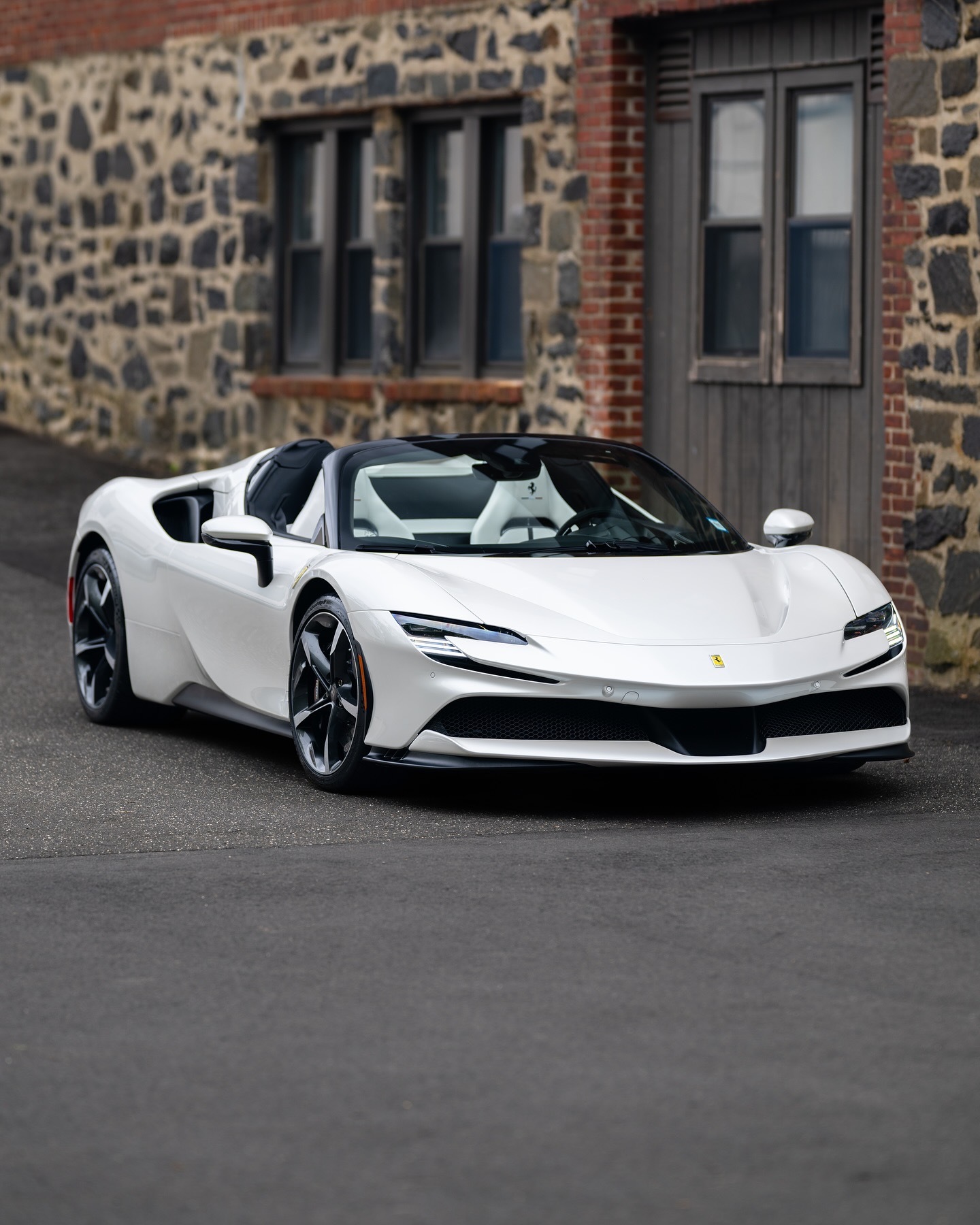 米勒 Ferrari SF90 Spider (Bianco Fuji) ​​​