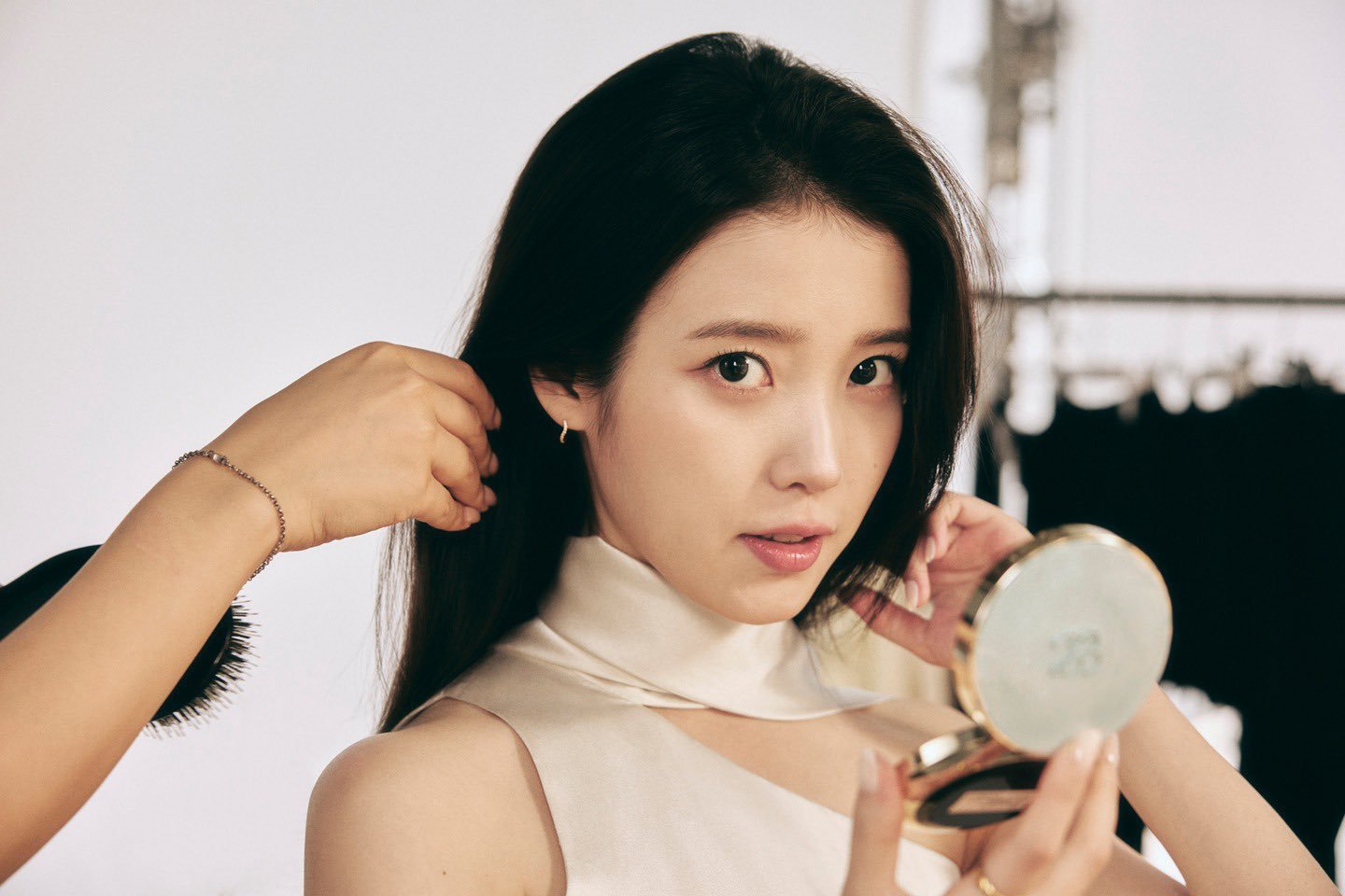 雅诗兰黛更新IU IU李知恩雅诗兰黛全球代言人 美图cr.esteelauder
