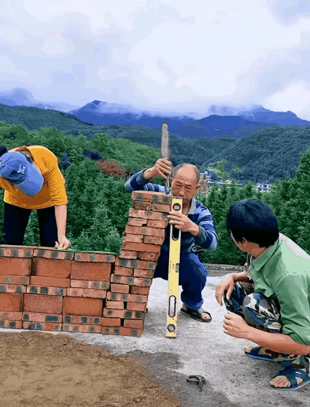 大爷
你这看水平的技术是跟谁学的
能透露一下吗[捂脸]