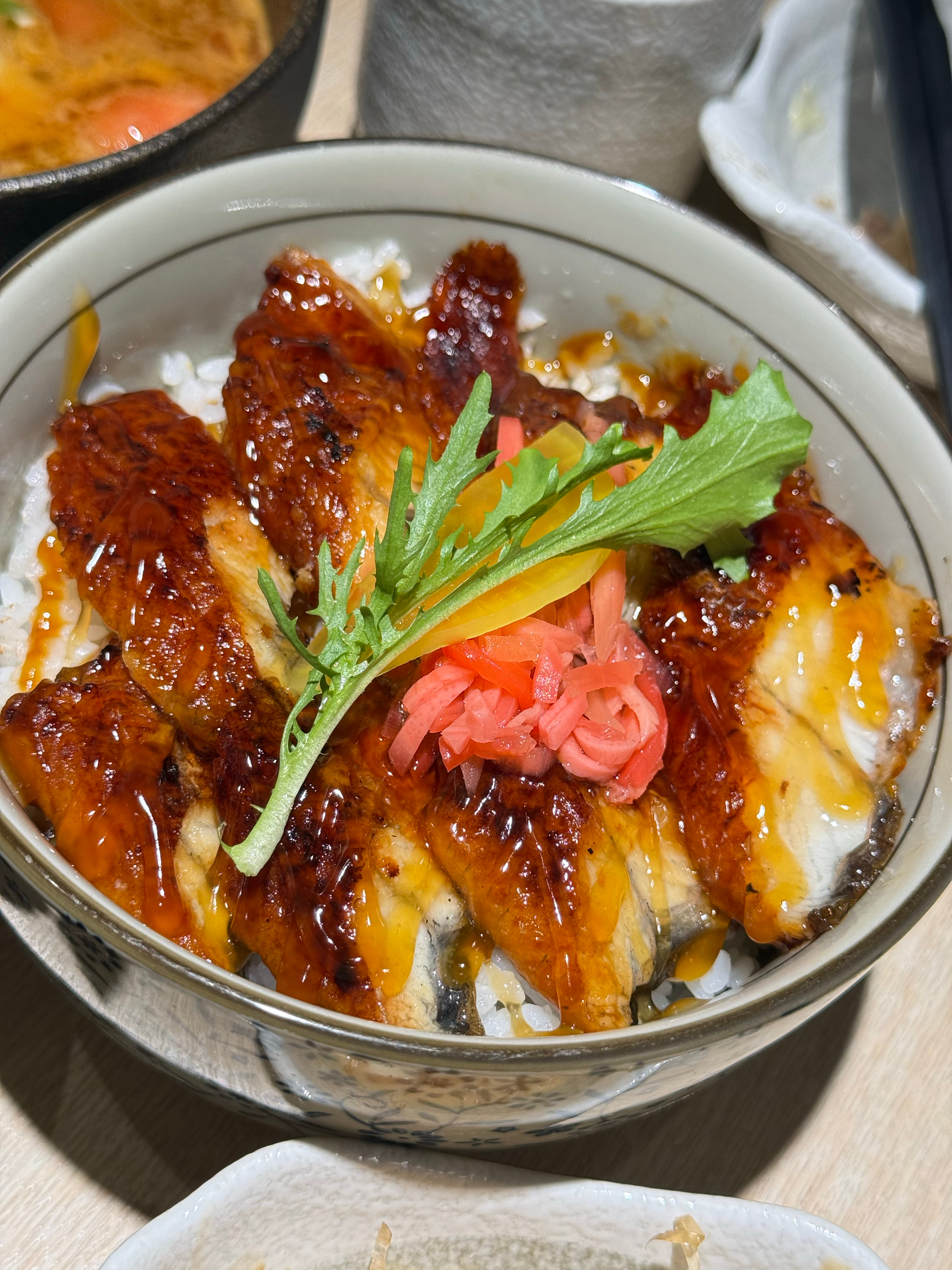 你们晚上吃什么？晚上叫的代驾说虽然现在行情不是很好，但是和国外打仗死人相比，日子