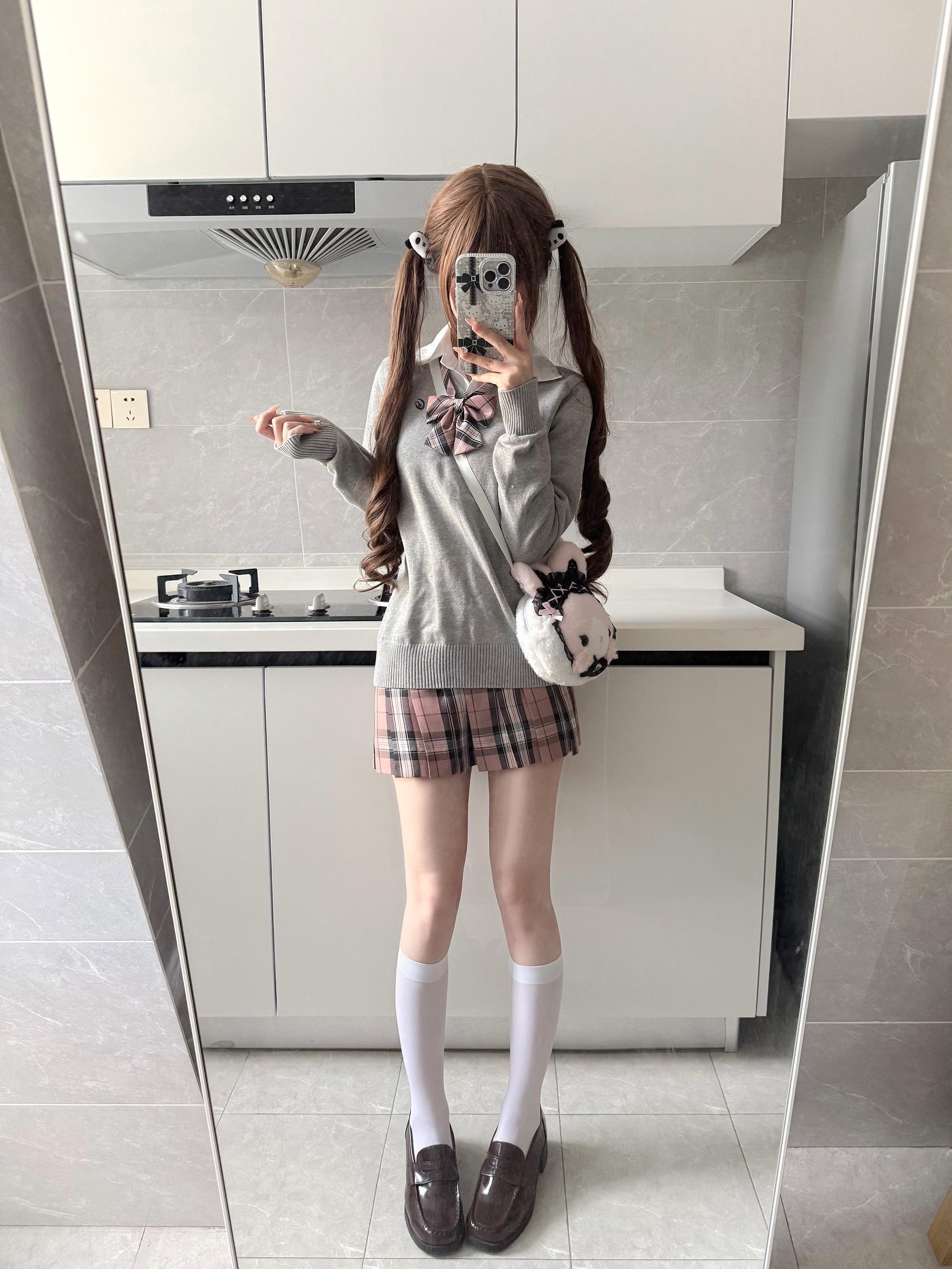 乱七八糟的世界里，我会坚定的看向你