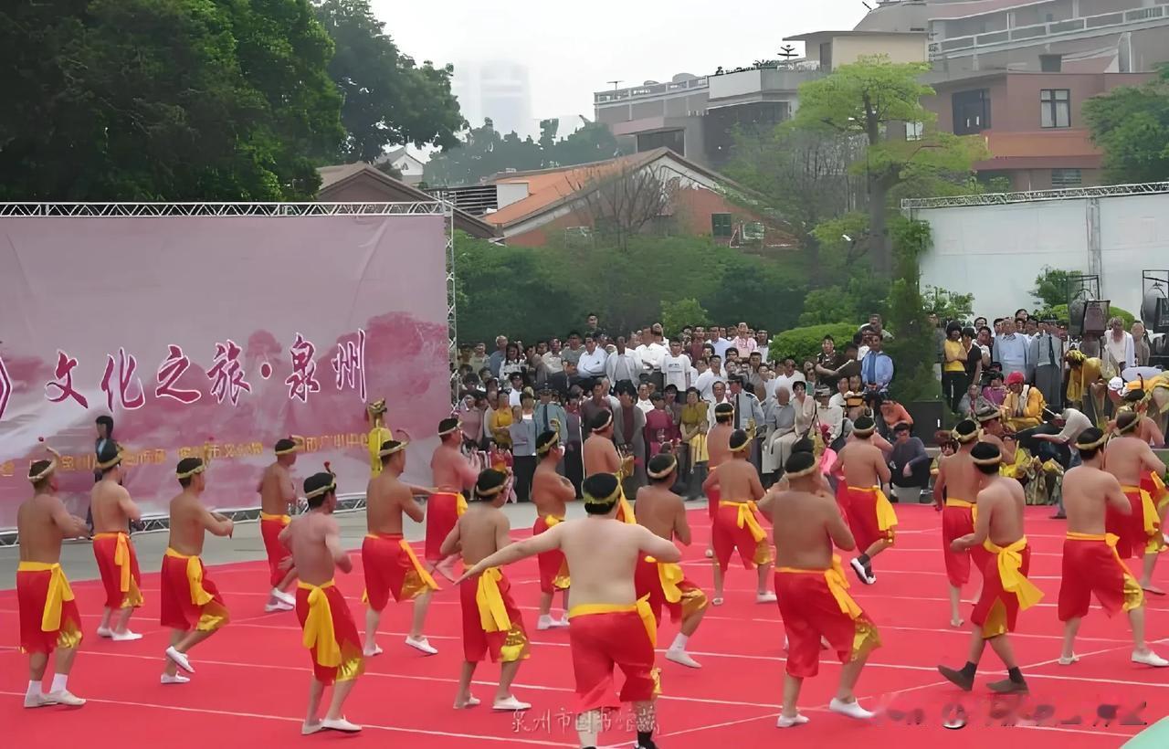 
《印象泉州·拍胸舞》大型文艺表演，组织这么个节目吧！这个节目放在泉州古城没地方