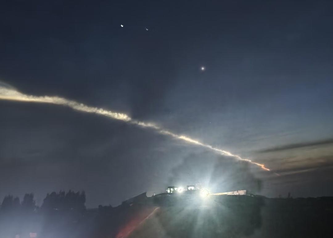 这是2026年5月12日晚，20：03，在聊城东昌府上空拍摄到的资料。长征六号火