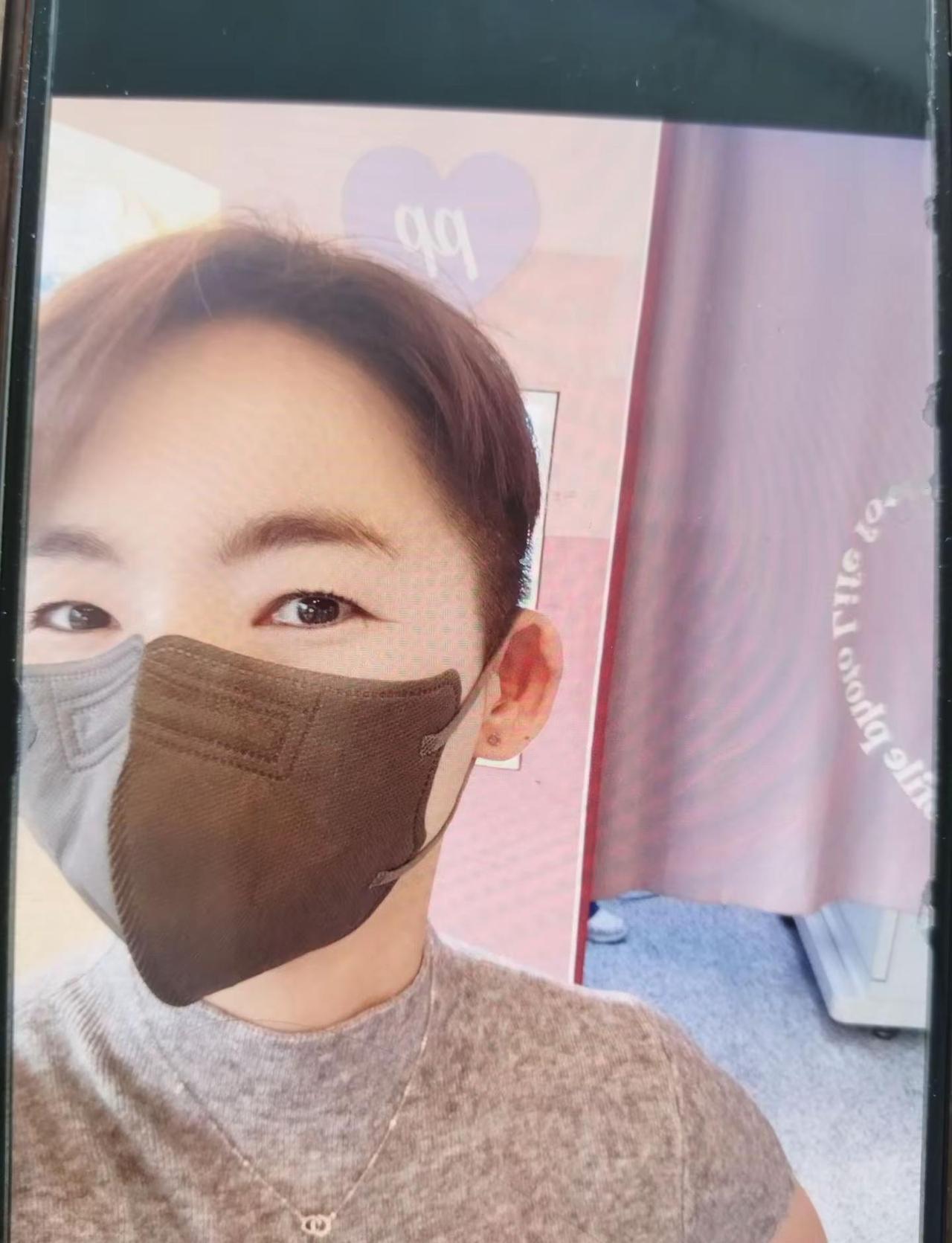 远嫁韩国。隔着3000公里，也可以赡养妈妈。她有人照顾一日三餐洗漱，我可以照顾好