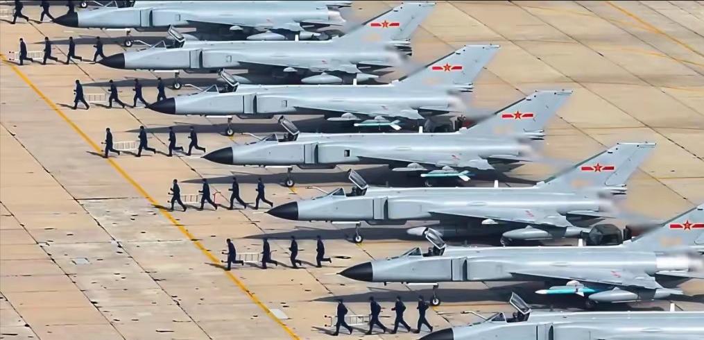 现在来看，20年前用歼7，歼8，飞豹，022导弹艇等去围攻美国航母的想法实在太天