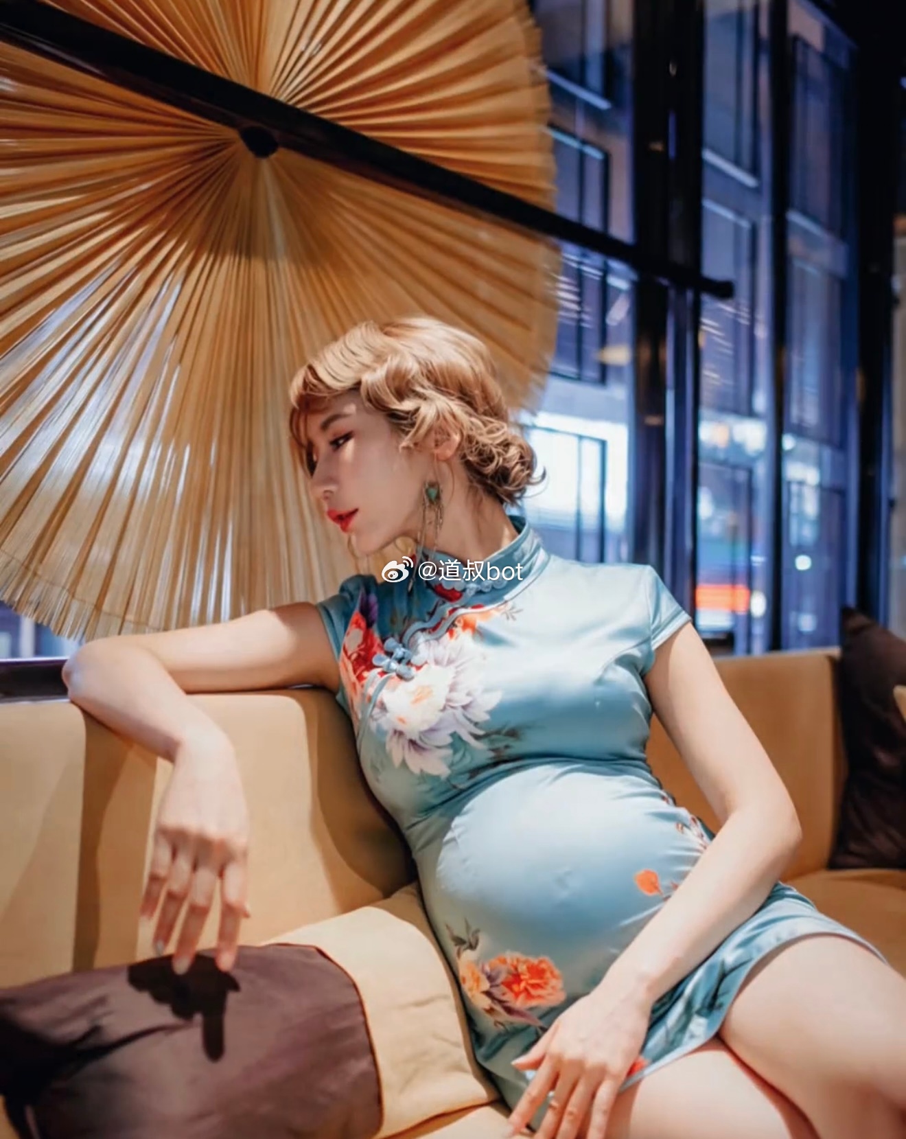 最敬业的孕妇辛尤里，辛尤里三部曲。 