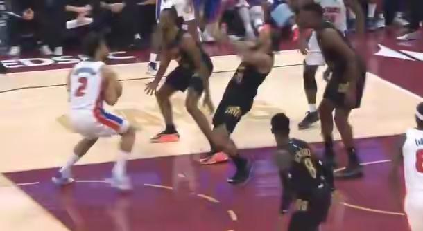 赢球高兴归高兴，演技不过关也要被处罚。骑士悍将泰森因在对活塞的比赛中假摔，被联盟