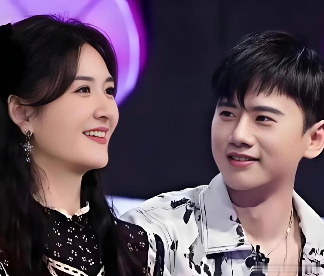 张杰演唱会嘉宾，感觉是因为跨年这个时间点很重要吧，嫂子可以随时陪伴杰哥，歌迷更多