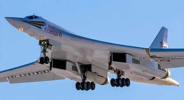 以图160的技术，目前我国、美国的工业体系都做不出来，图160的武器系统改一改，