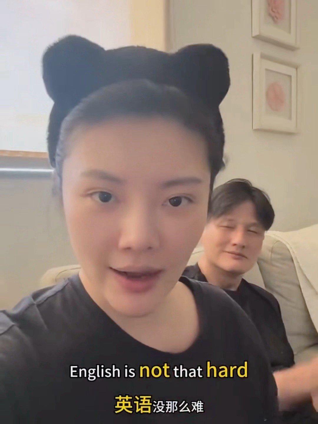 徐冬冬好有嚼劲的口语徐冬冬学英语燃起来了口音自带东北特色又如何，徐冬冬打破心理包