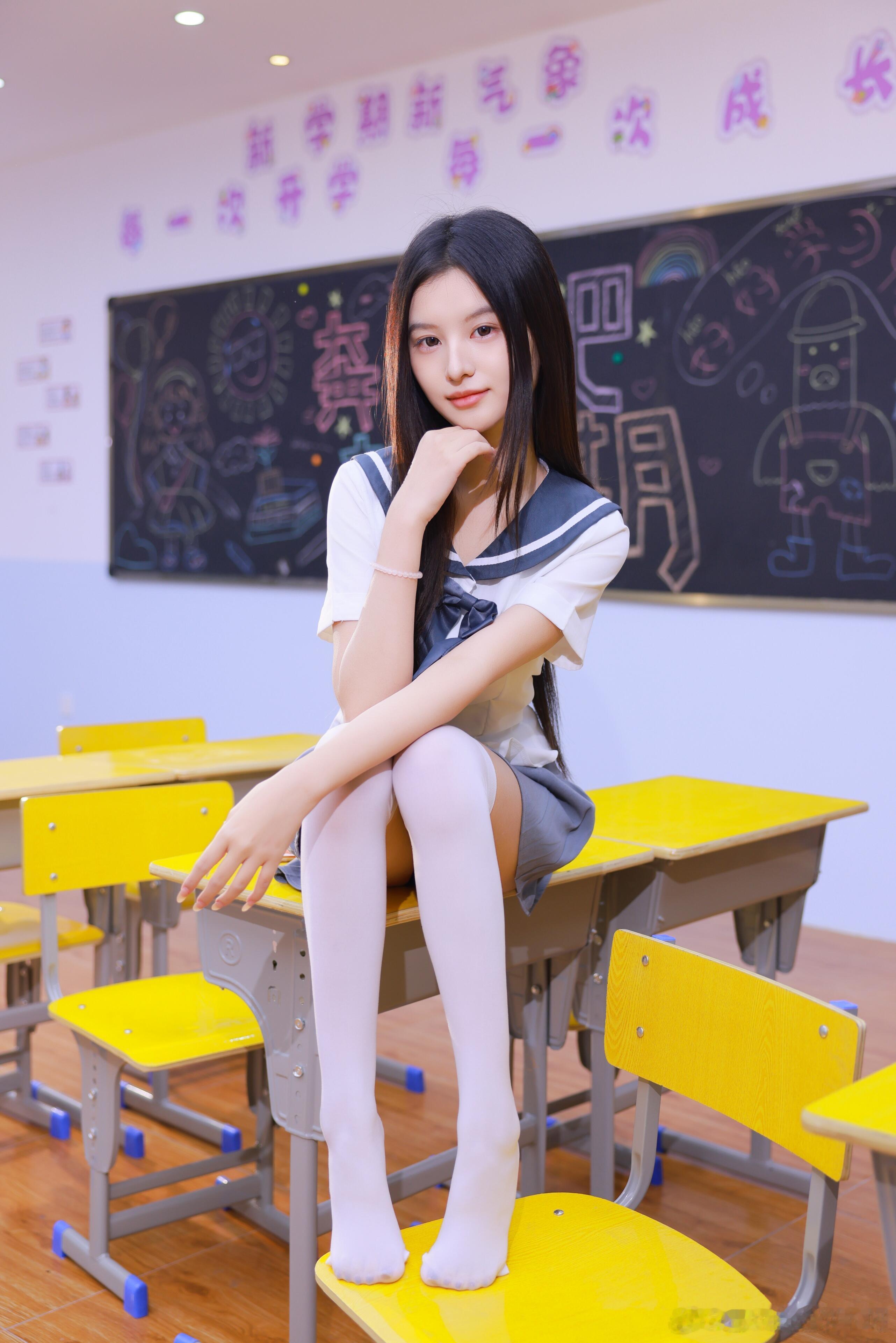 美少女兔吐，JK白丝，可爱吗？ ​​​