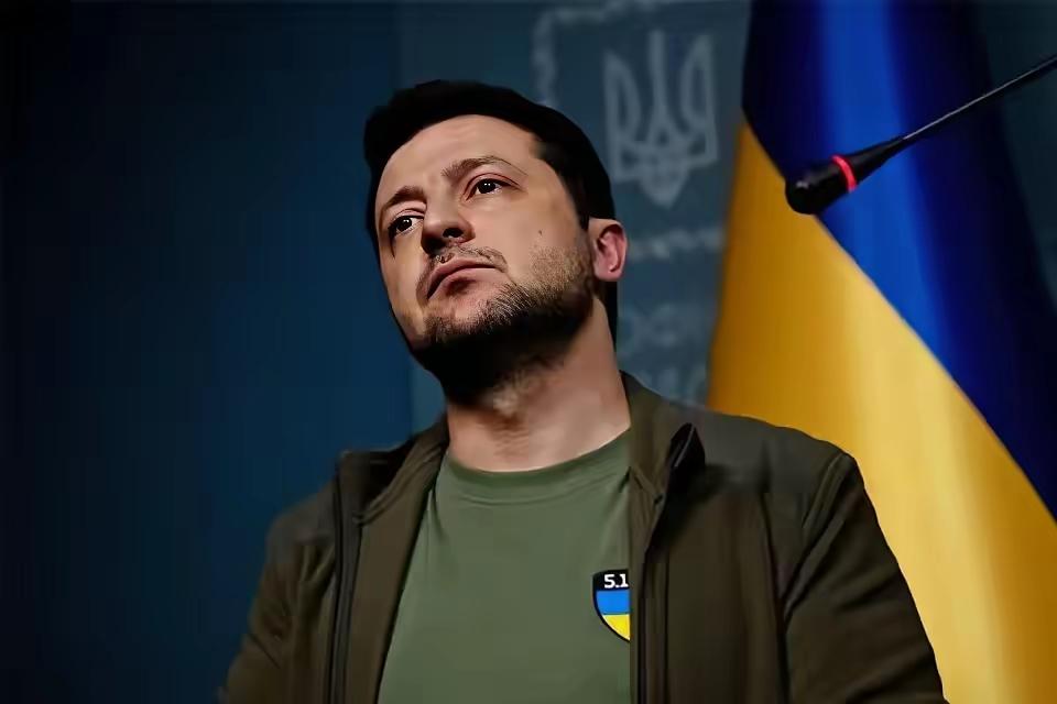 ​如今的乌克兰总统泽连斯基是那么的无奈，那么的绝望！对他来说这一切来的太快了，​