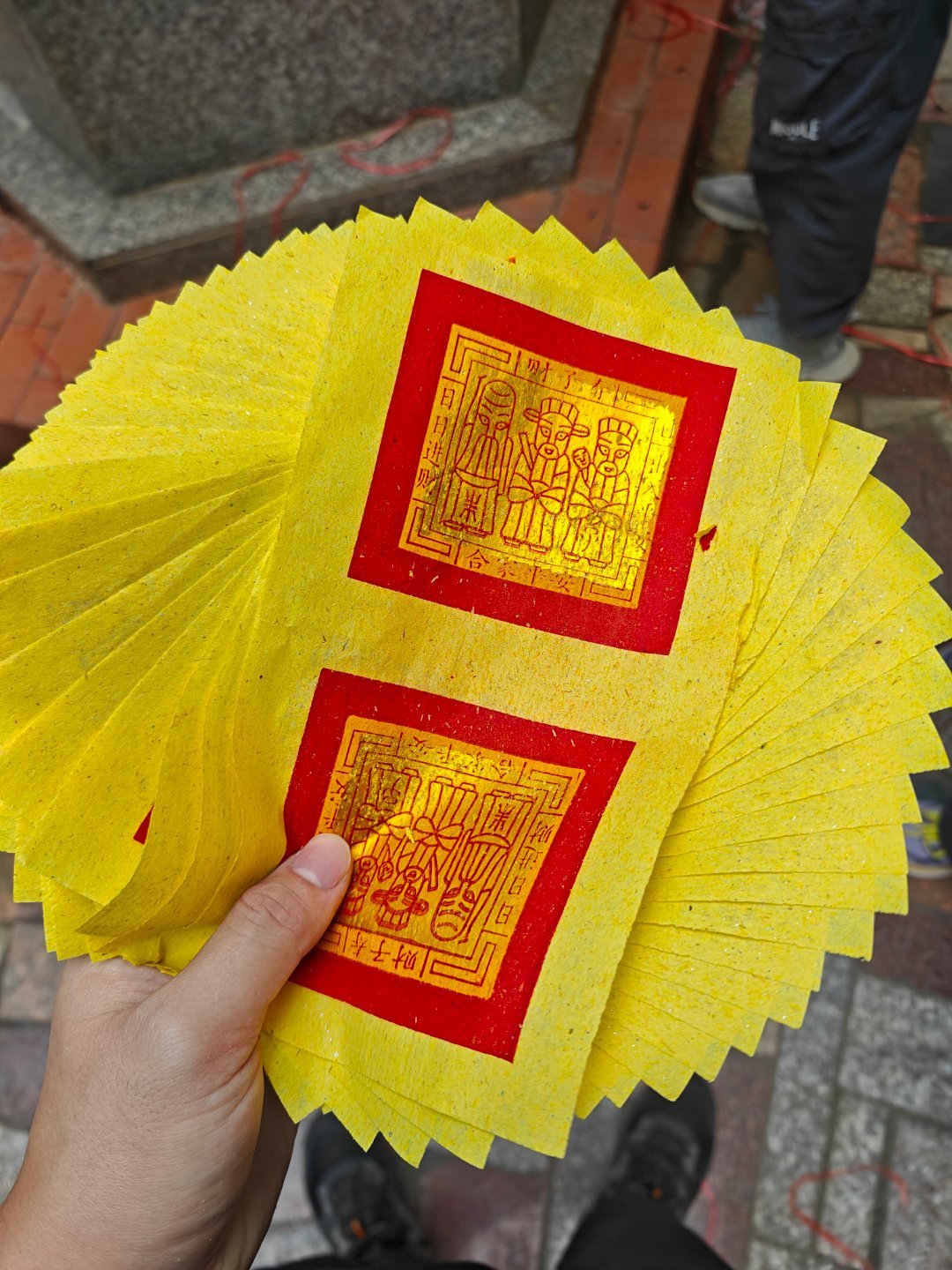 在考虑以后要不给我埋会展中心附近这样还能偶尔看看车展设备展啥的