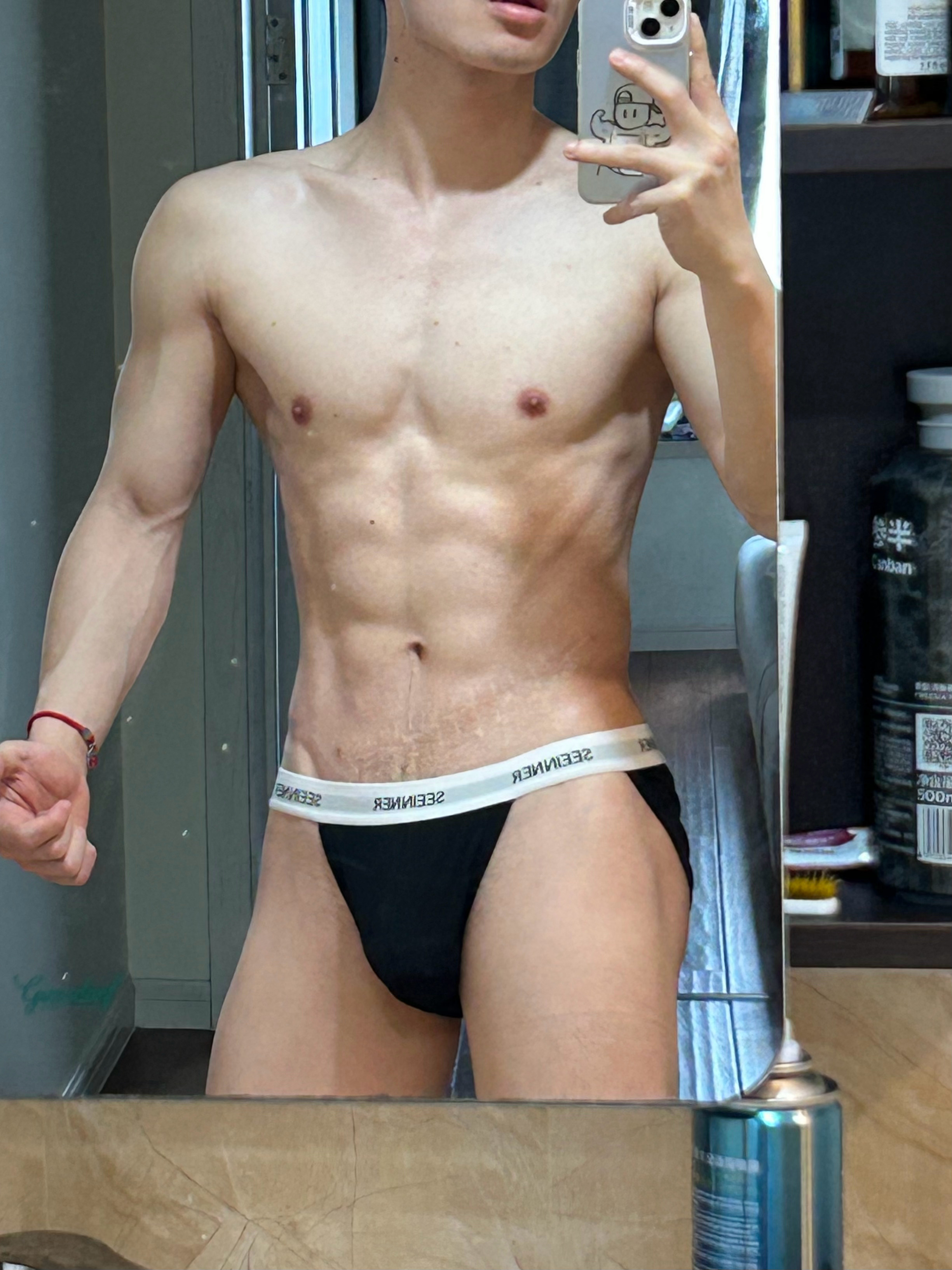 今天是黑黑的