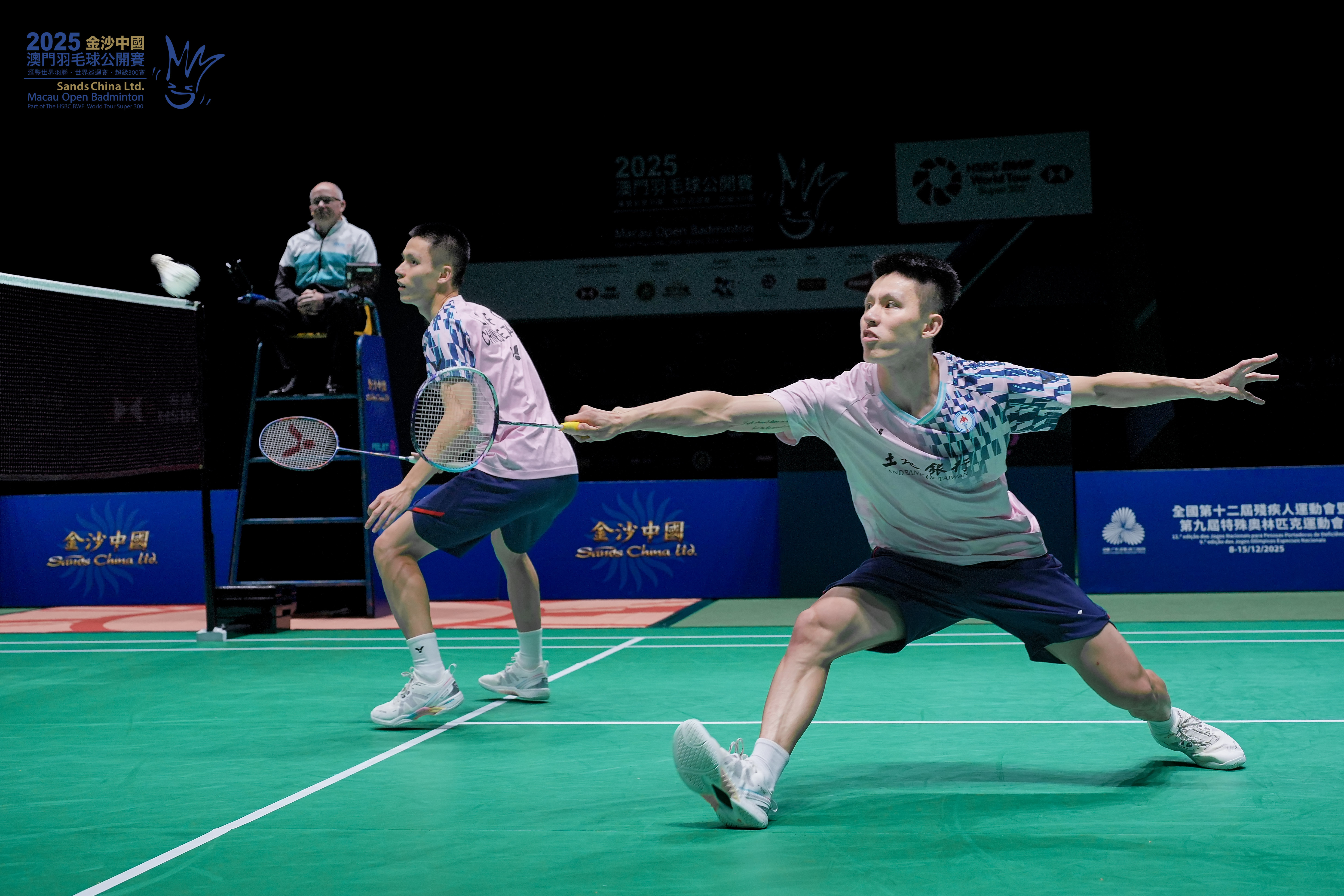 李芳至/李芳任 21-12、18-21、21-12 🇲🇾阿兹林/陈蔚强下轮：