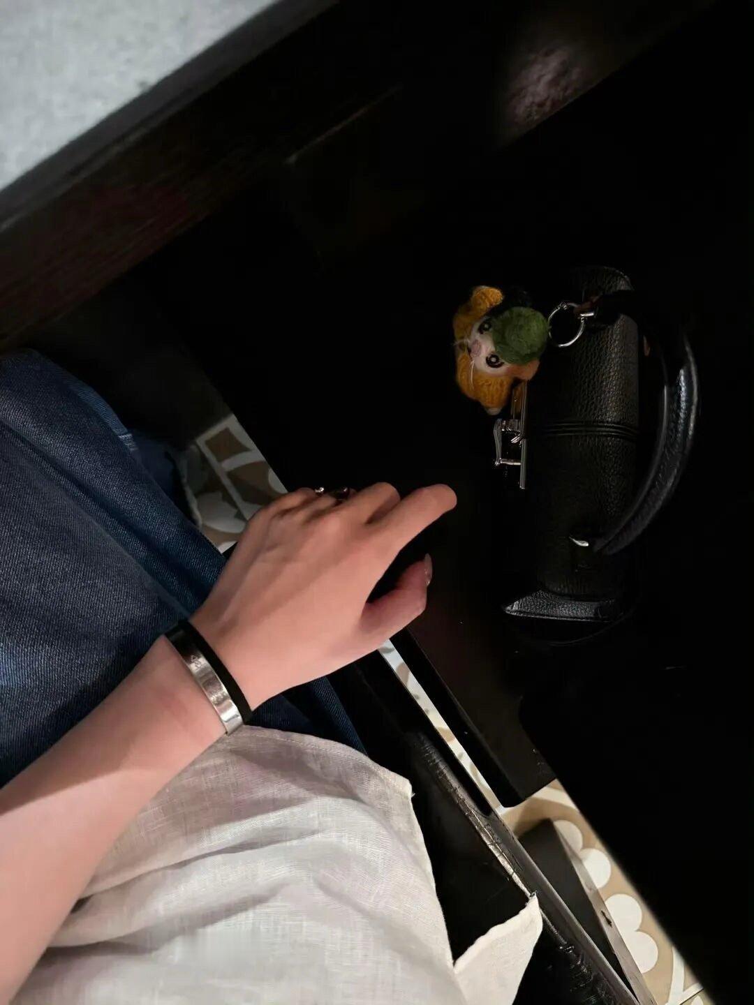 你到底要我怎么做啊 我爬笼子给你当狗行吗 别不理我 我想你 ​​​