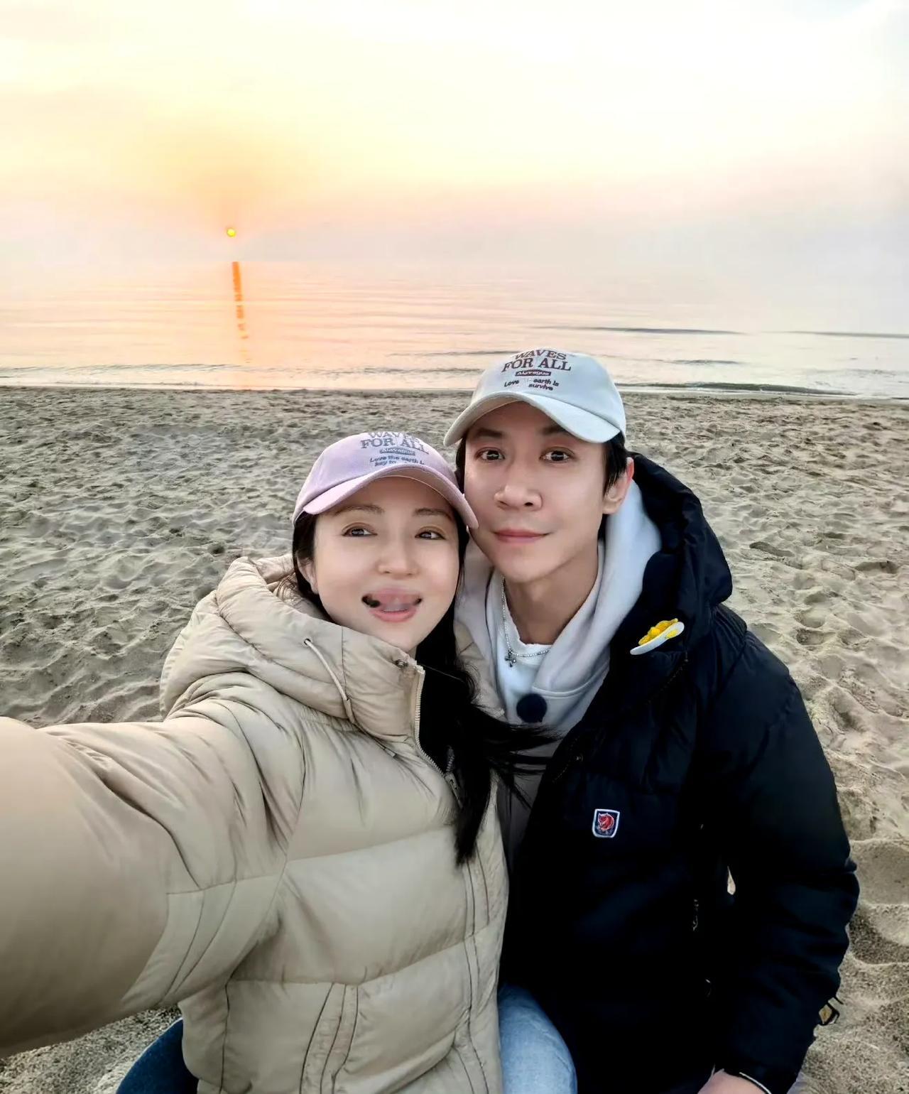我敢打包票
董璇跟张维伊的婚姻总有一天会出问题
董璇在感情里的姿态放的太低了
张