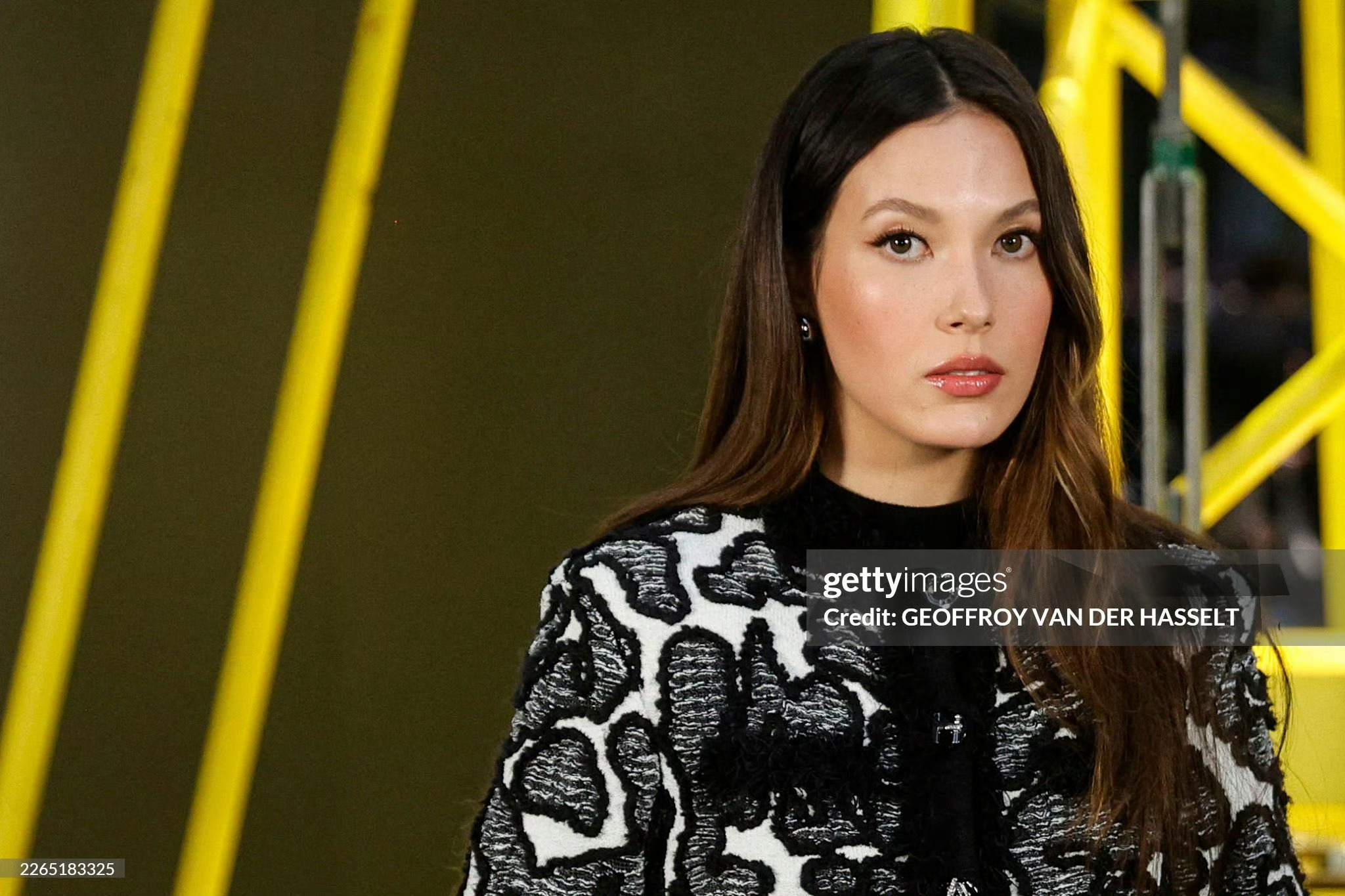 谷爱凌 惊喜现身 香奈儿大秀，身穿香奈儿2026高级手工坊系列套装登场！冬奥结束