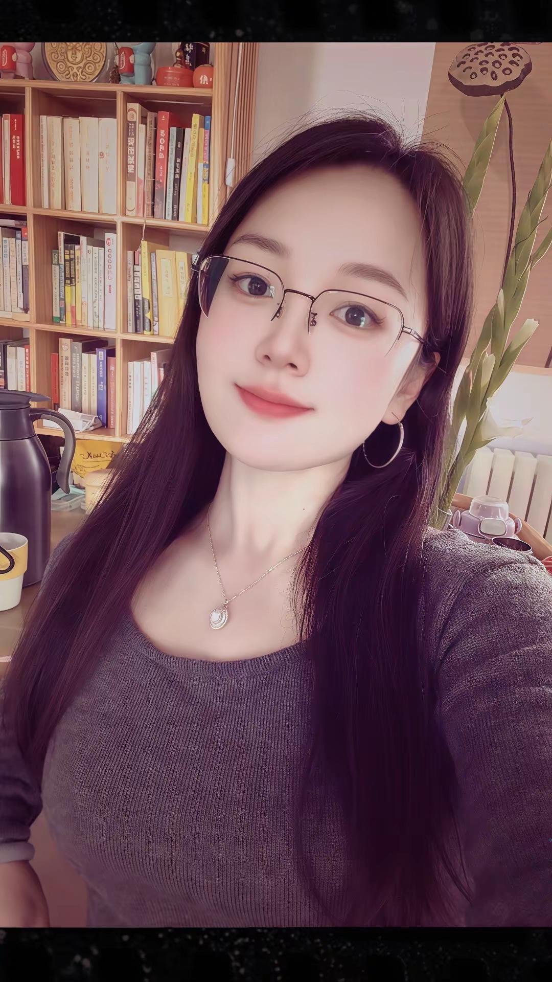 活出自己喜爱的样子，明媚，张扬，果敢，永远只取悦自己，女人最迷人的时候，不是好看