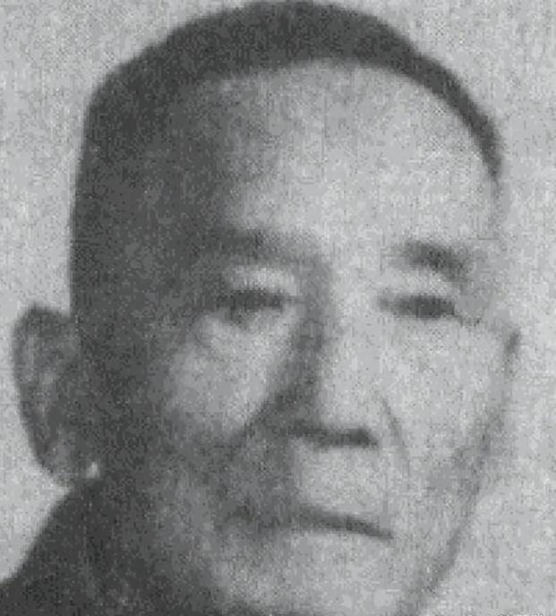 1950年，36军军长刘万春接到通知到北京参加会议，可是刚下车，就看到几名全副武