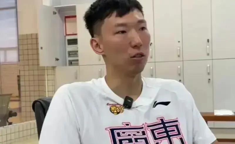 CBA新赛季明星球员的未解之谜！

广东华南虎男篮主力中锋周琦，自世界杯伤退之后