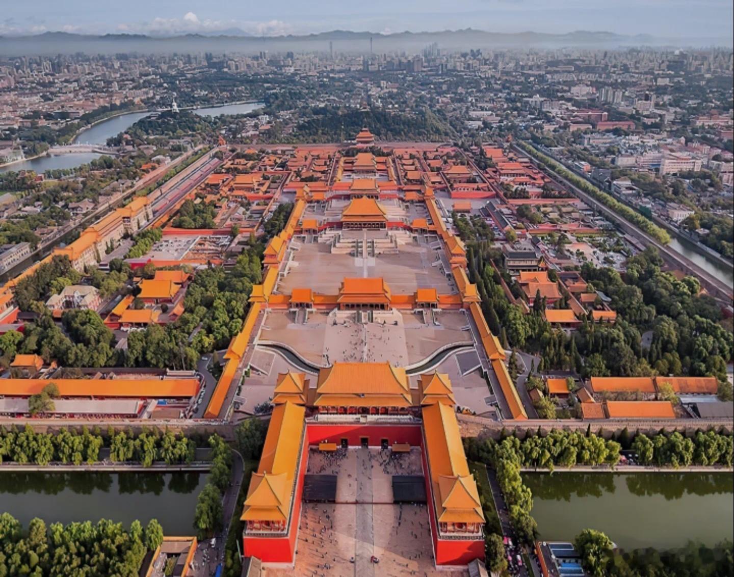 东亚各国宫城的建筑风格:中国故宫、韩国景福宫、越南顺化皇城和日本皇居。 ​​​