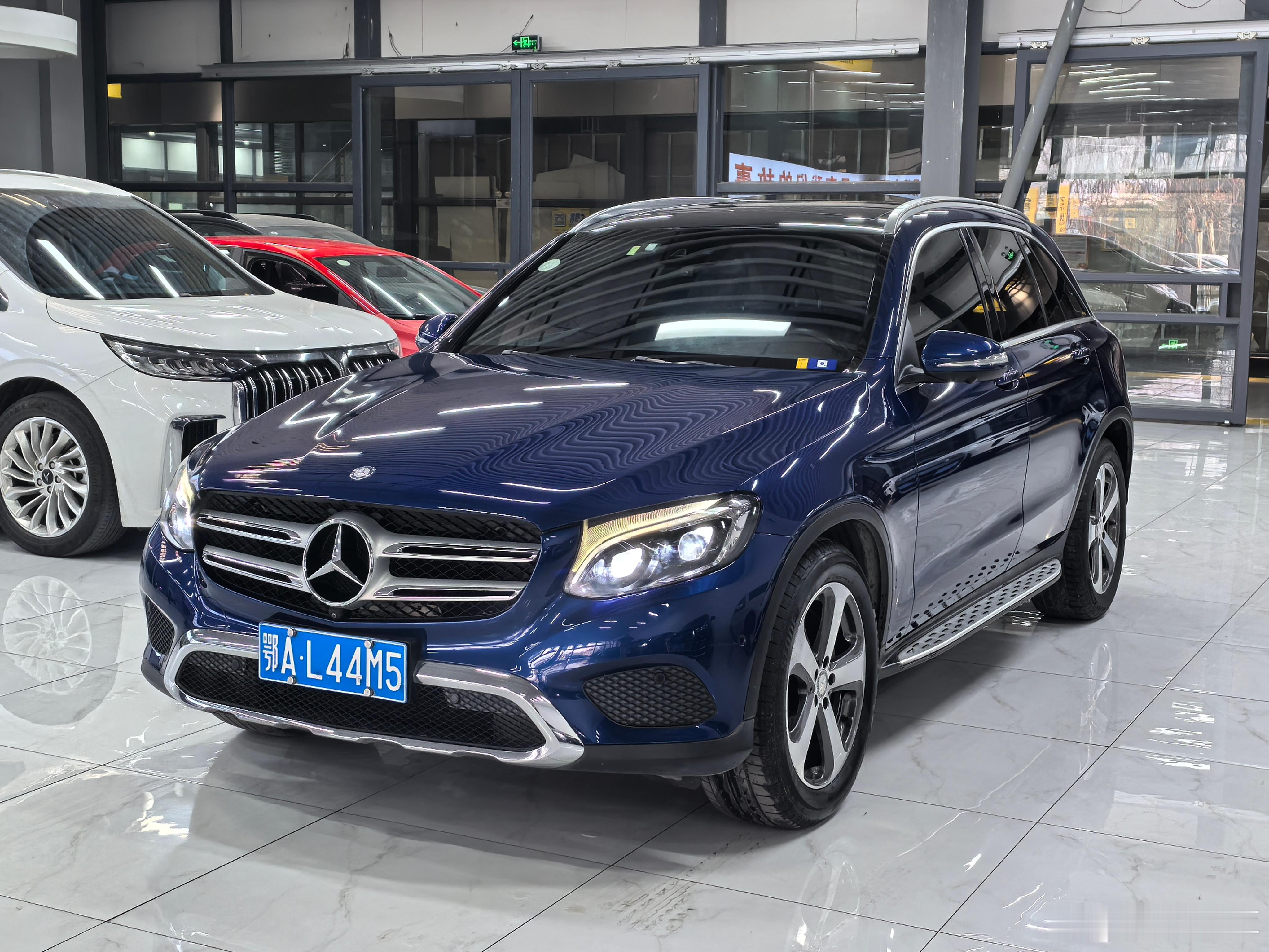 最新到店 奔驰GLC3002016年3月上牌 一手车9.6万公里，平均每年1万公