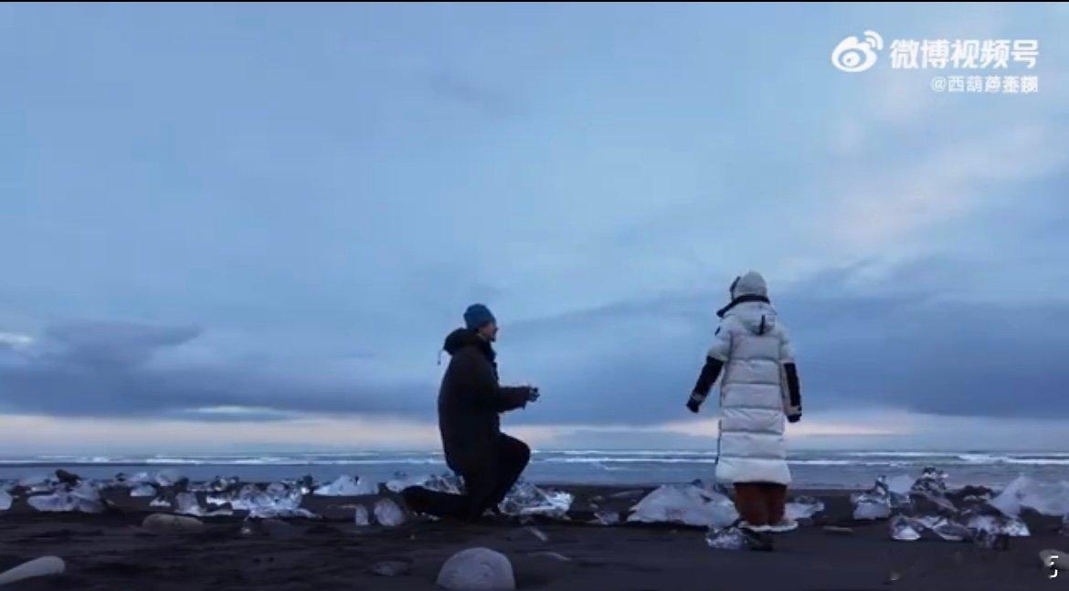 孙丞潇和金莎求婚了 会背她爬山、记她忌口的行动派男友，终于给了金莎专属求婚！这波