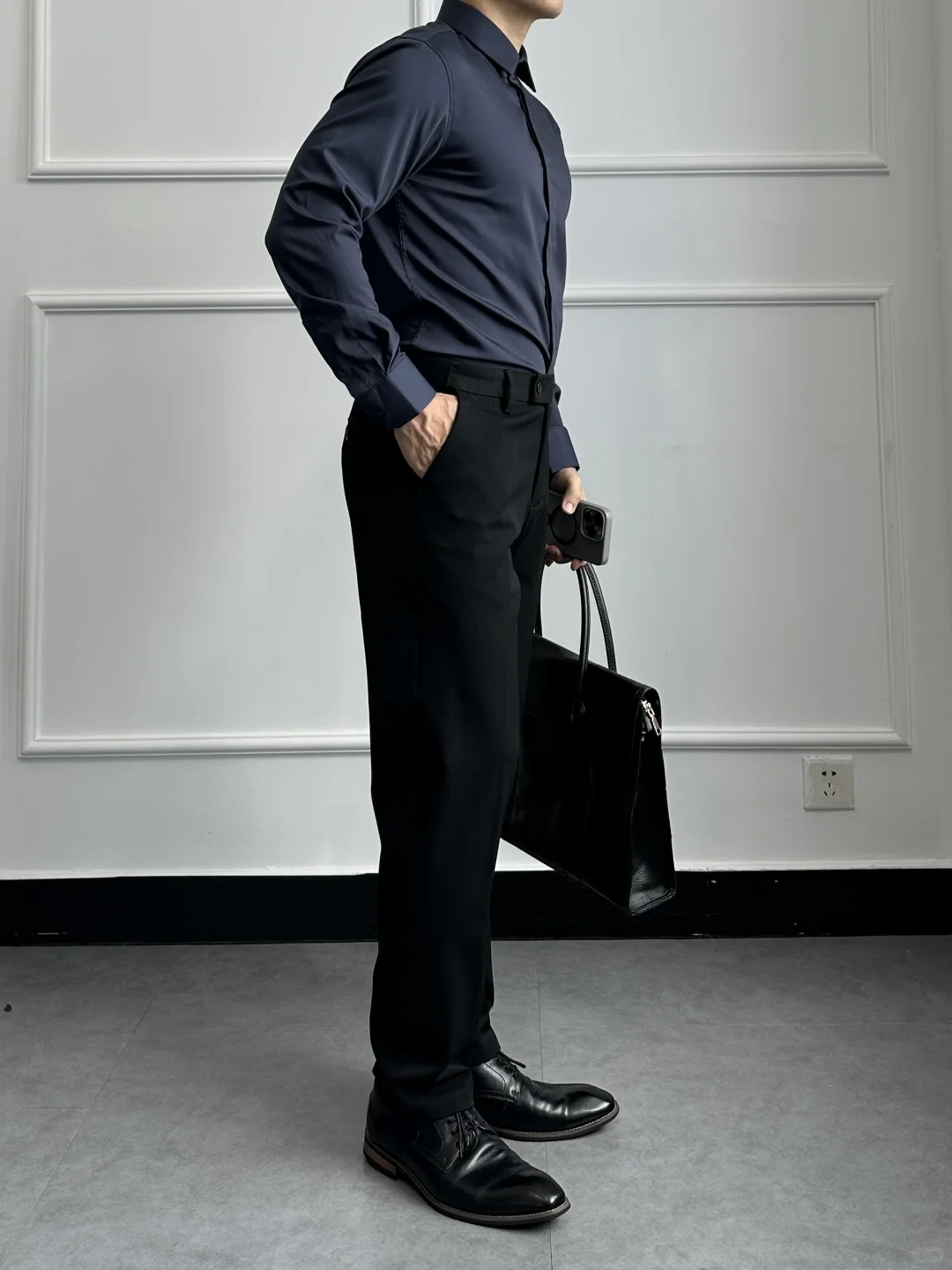 讲真的‼️这件深蓝色👔真的又显质感又显白