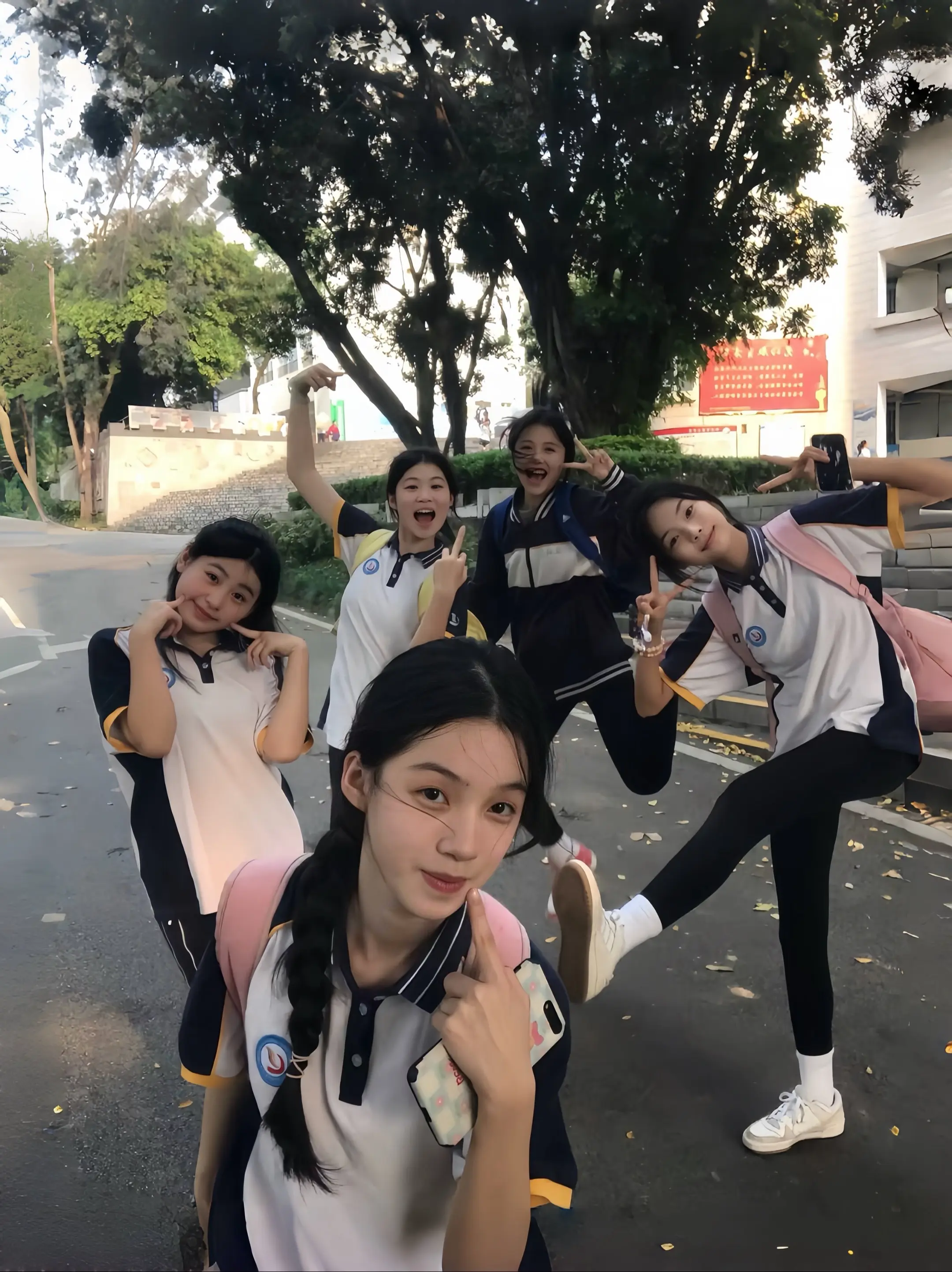 再听一遍青花瓷 敬我们初相识.