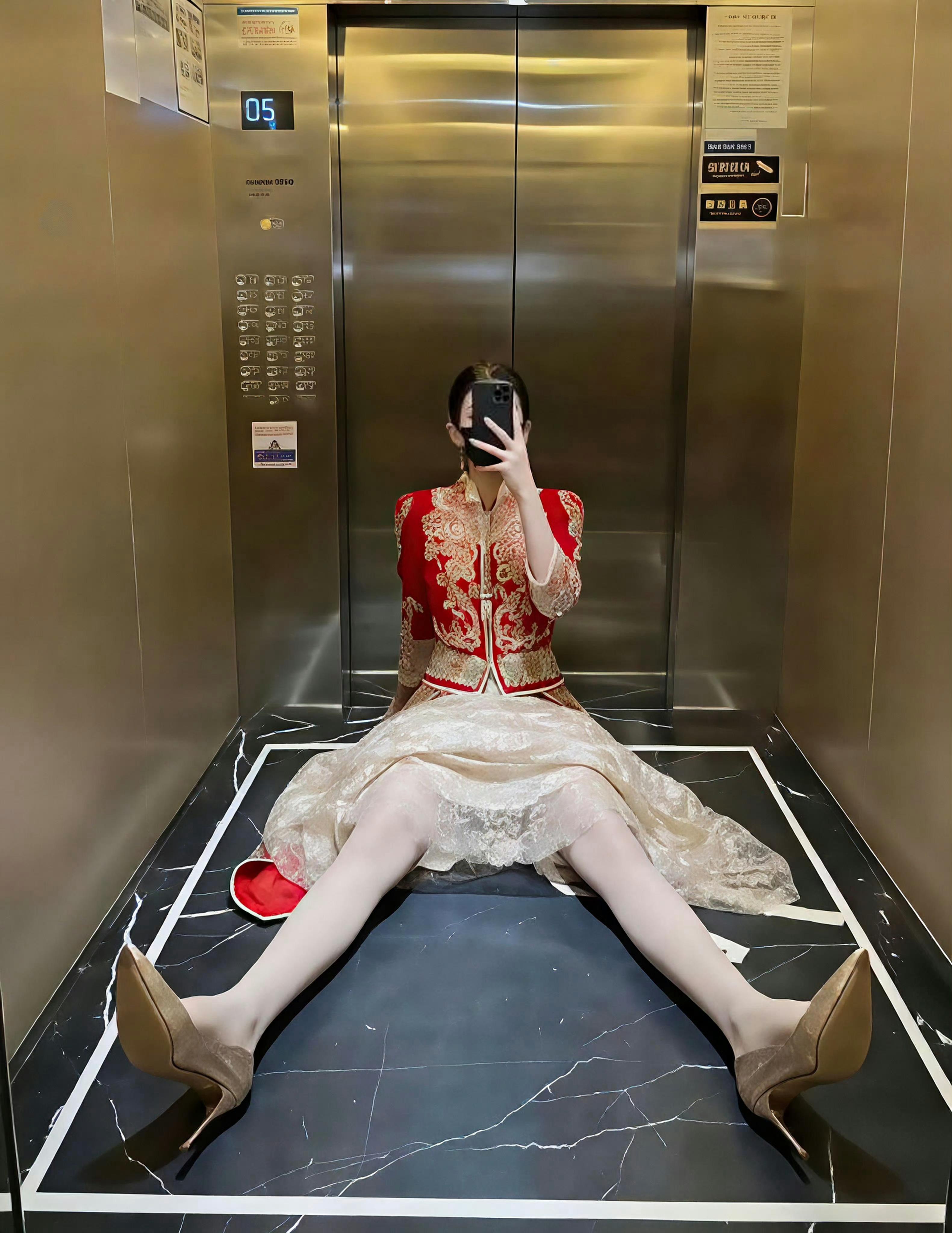 礼服都准备好了，妹纸缺个对象