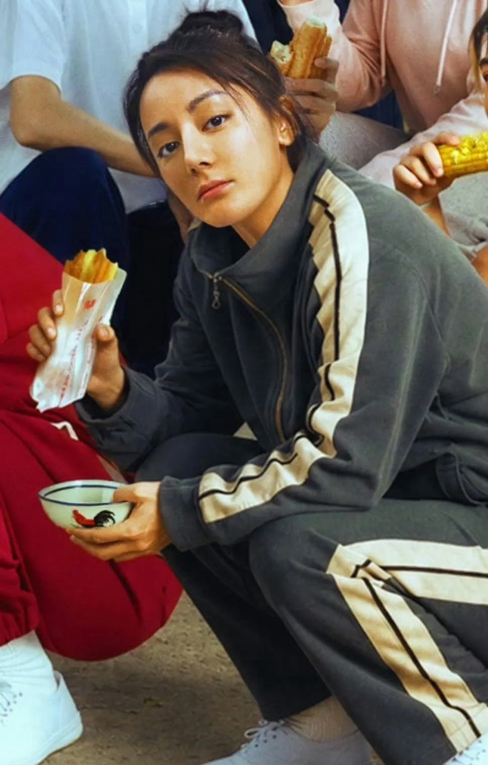 迪丽热巴与周星驰的合影钰珑素颜状态真好