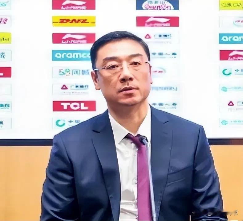 上海118-98大胜北京成功晋级，刘鹏表扬这4人表现是赢球关键！
1、闫鹏飞梦回