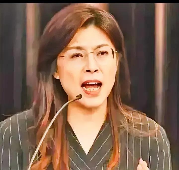 郑丽文这话，算是说到点子上了。接受《纽约时报》采访时，这位国民党主席直接挑明：“