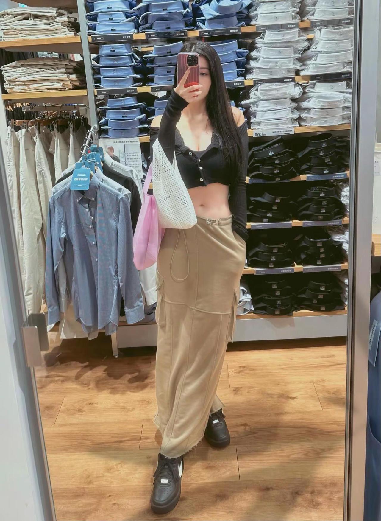 谁还不是小腰精 小蛮腰马甲线 酷酷的小姐姐 保持身材 拽姐穿搭