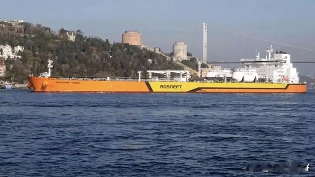 俄媒：莫斯科兑现对古巴供油承诺面临重重障碍

俄罗斯正准备向古巴输送石油，但态度