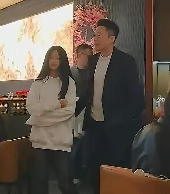 二零二六年六月十七日，汪小菲开直播了，他说了家里事，所有人都觉得，玥儿要上初中了