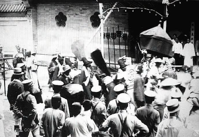 1928年6月4日5时23分，张作霖乘坐的专列经过京奉铁路与南满铁路交叉处的三洞