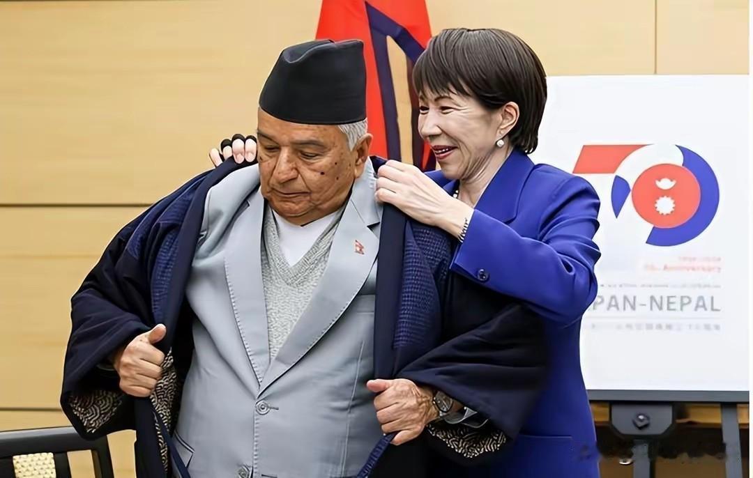 日本赌依美抗中，国运会彻底败在一个女人手里

日本当前的对华政策确实在进行一场极