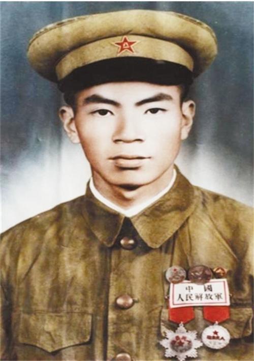 一、特级英雄（志愿军最高荣誉）
  1. 杨根思
  • 身份：江苏泰兴人，志愿