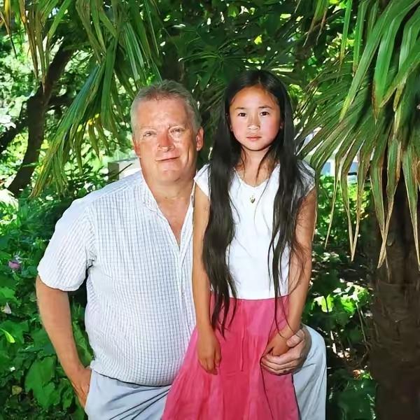 92年到24年有16万涉外收养。期中美国占8万多人。当初觉得他们命好，现在自媒体