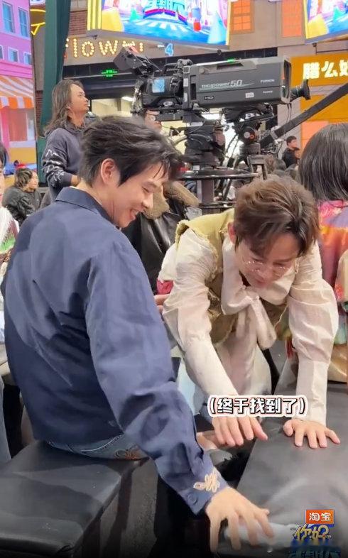 何炅掉进丁程鑫张颜齐魔丸窟了你好星期六 瞧这热闹！何老师掉进丁程鑫和张颜齐“魔丸