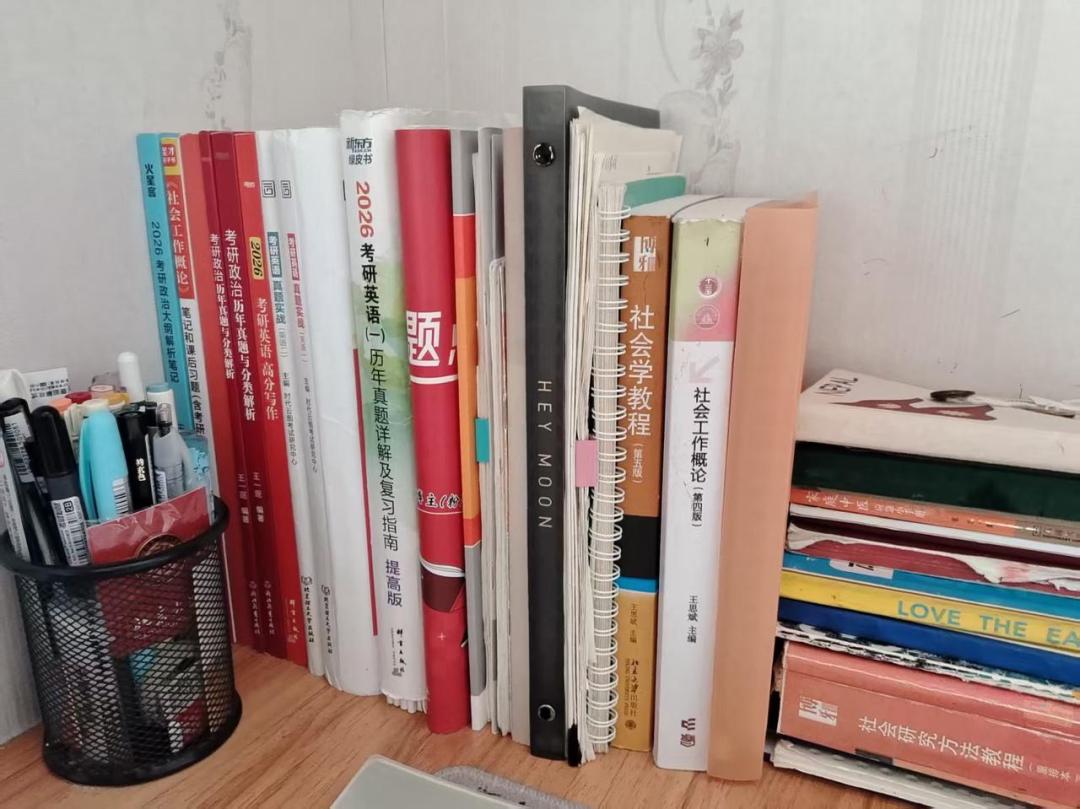 一个二本的女生，用免费的AI考上了北大。